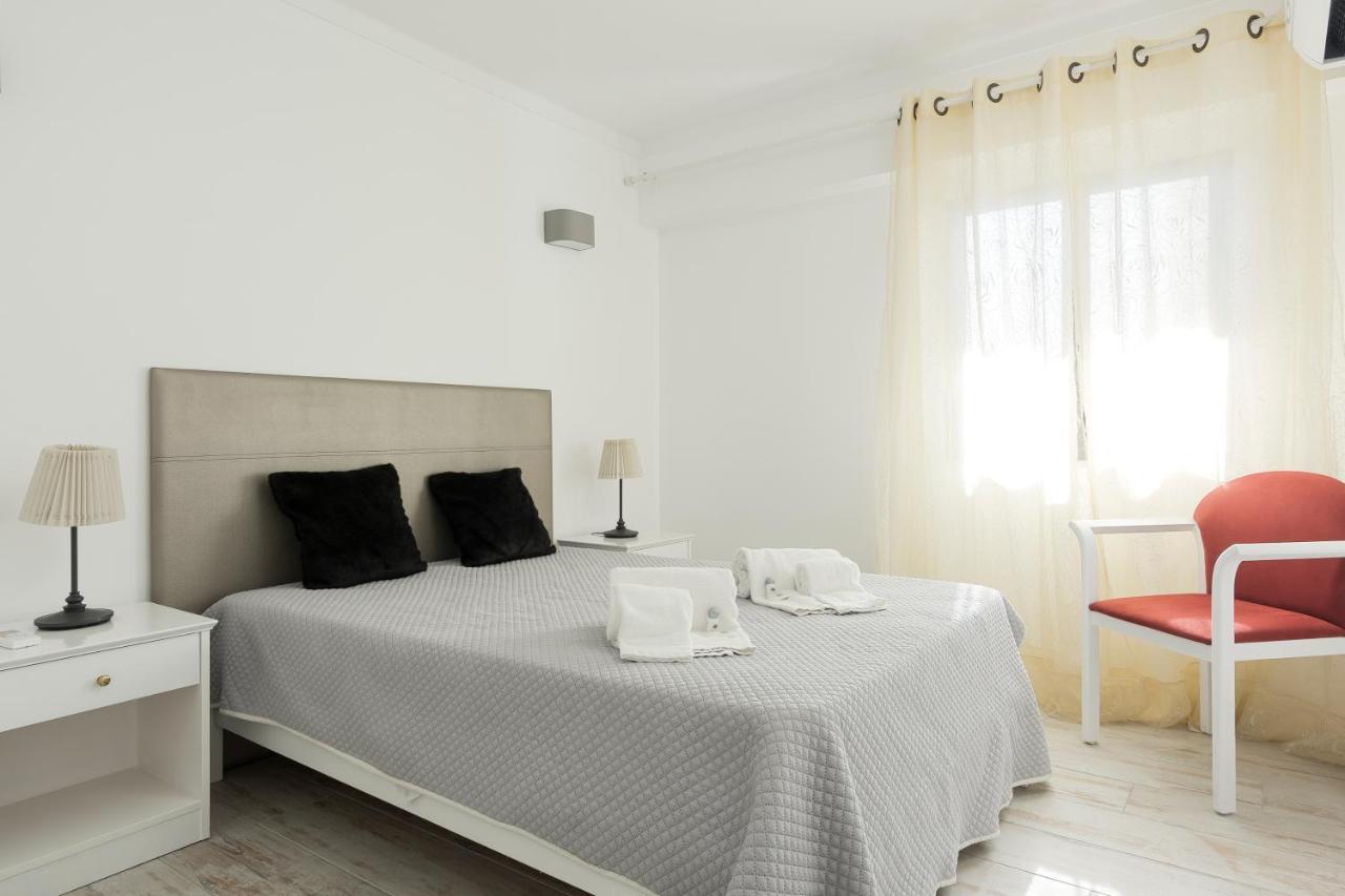 Chantal Apartment - Near The Beach - Quarteira Ngoại thất bức ảnh