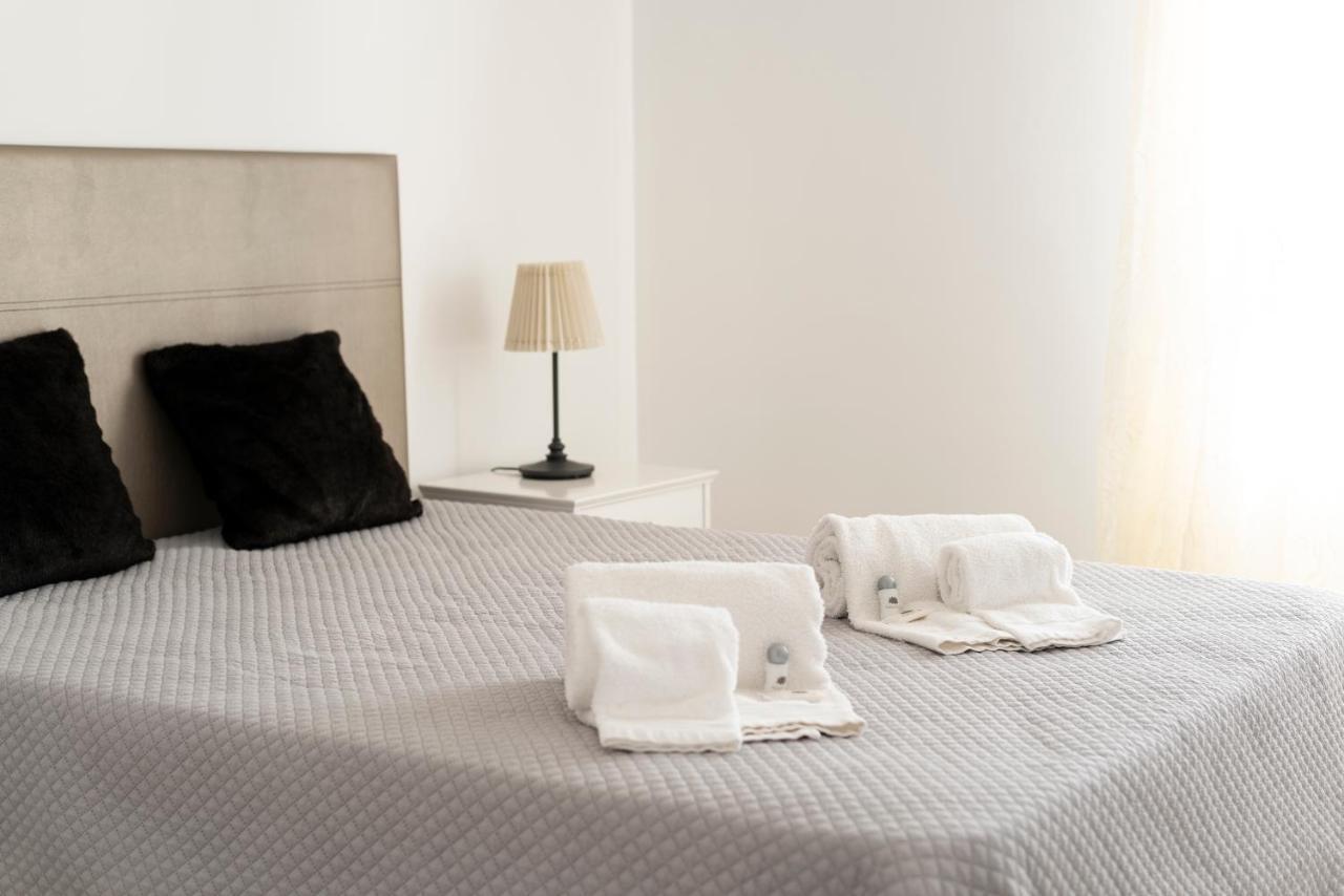 Chantal Apartment - Near The Beach - Quarteira Ngoại thất bức ảnh